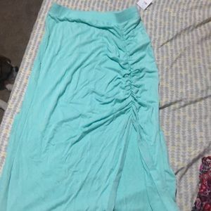 Maxi skirt with slit